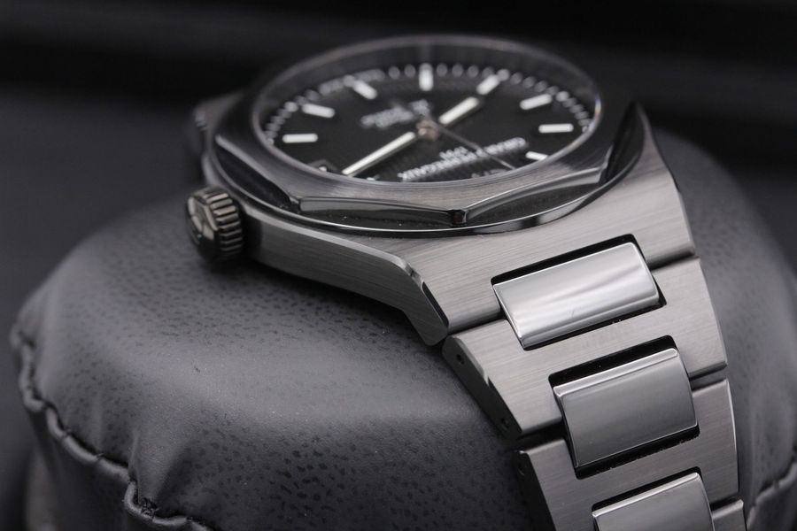 Girard Perregaux Laureato 81010-32-631-32A